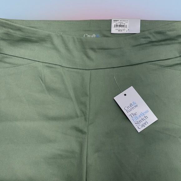 CROFT & BARROW Women’s 8 Green Effortless Stretch Capri Pant - Picture 1 of 4